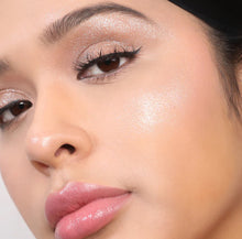 Load image into Gallery viewer, DREAMLIGHT HIGHLIGHTER BALMS