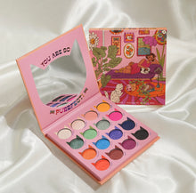 Load image into Gallery viewer, MOMENT TO PAWS Creative Beauty Eye Palette