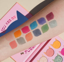 Load image into Gallery viewer, MOMENT TO PAWS Creative Beauty Eye Palette