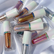 Load image into Gallery viewer, Diamond Daze Liquid Shadow vegan