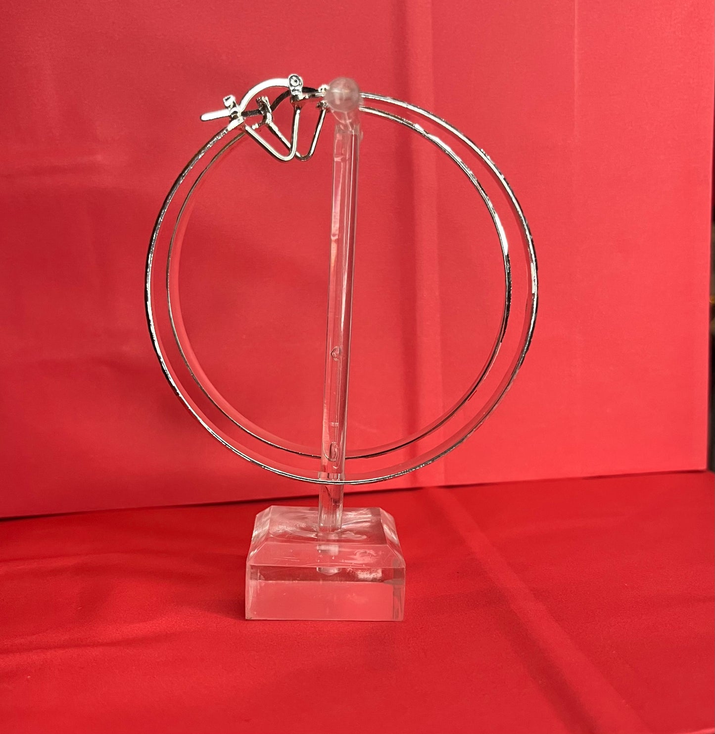 White gold plated earring