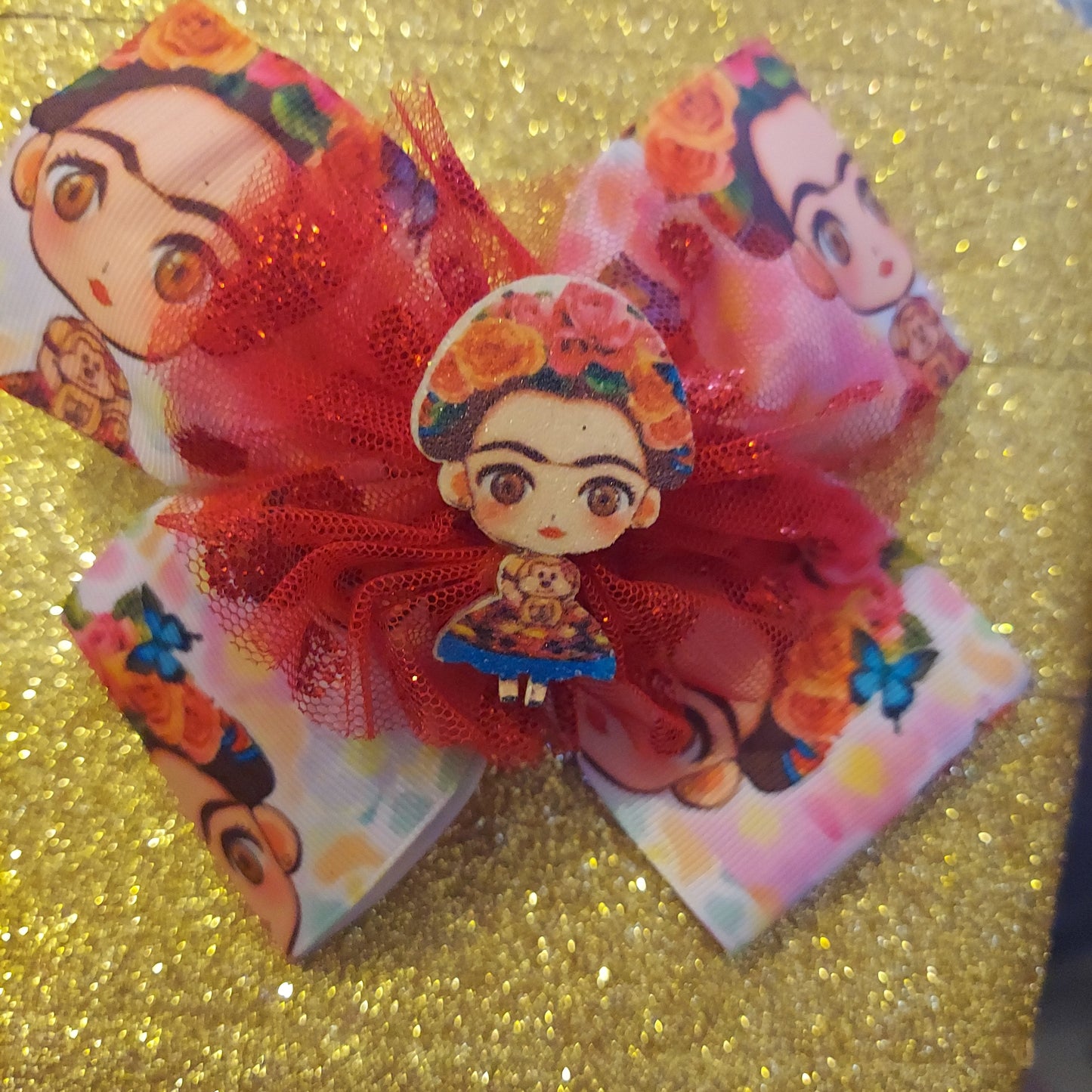 Frida bows