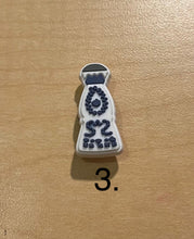 Load image into Gallery viewer, Bottles croc charms
