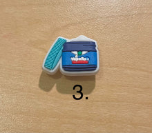 Load image into Gallery viewer, Sana Sana croc charm

