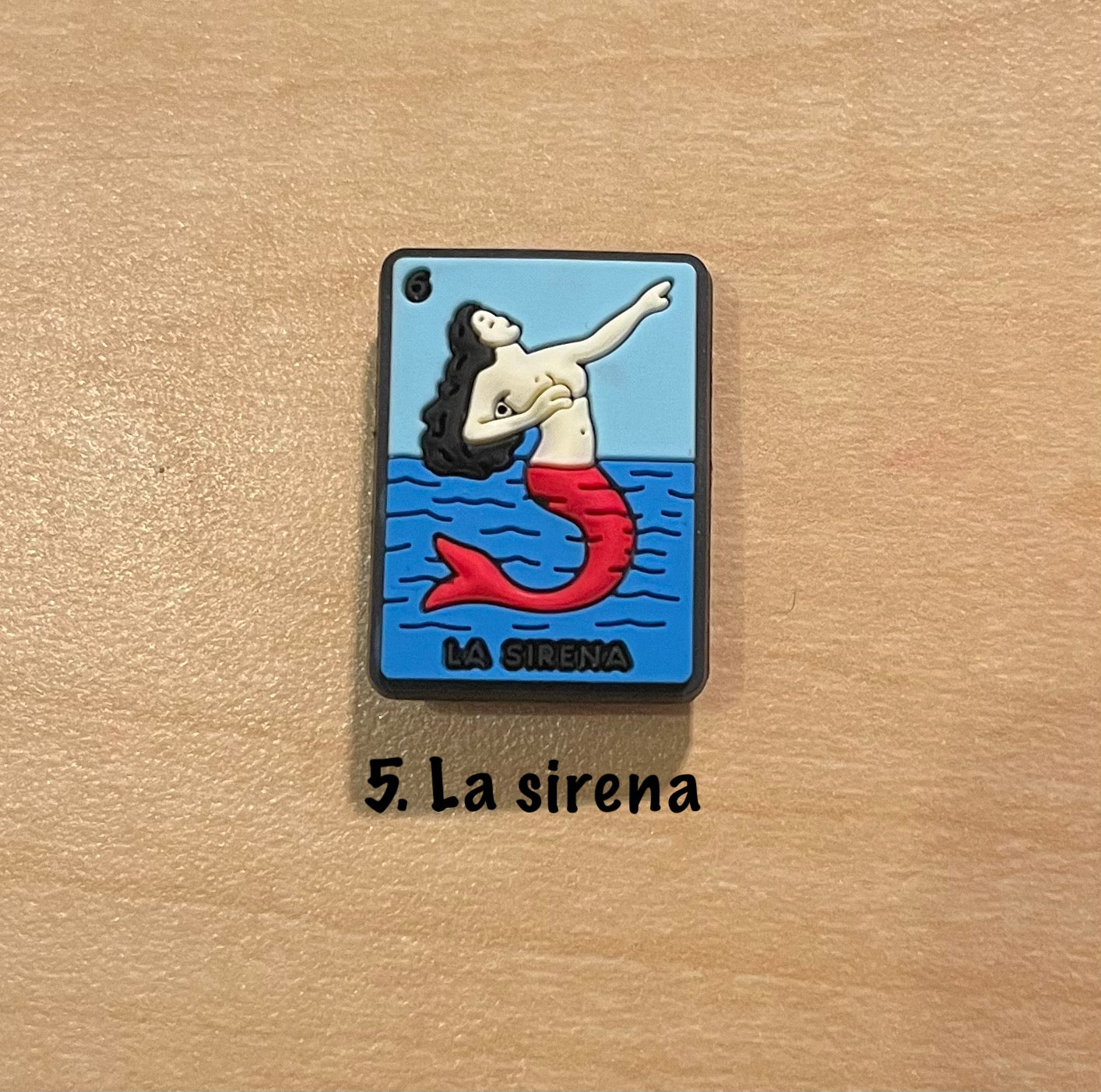 Lotería croc charms