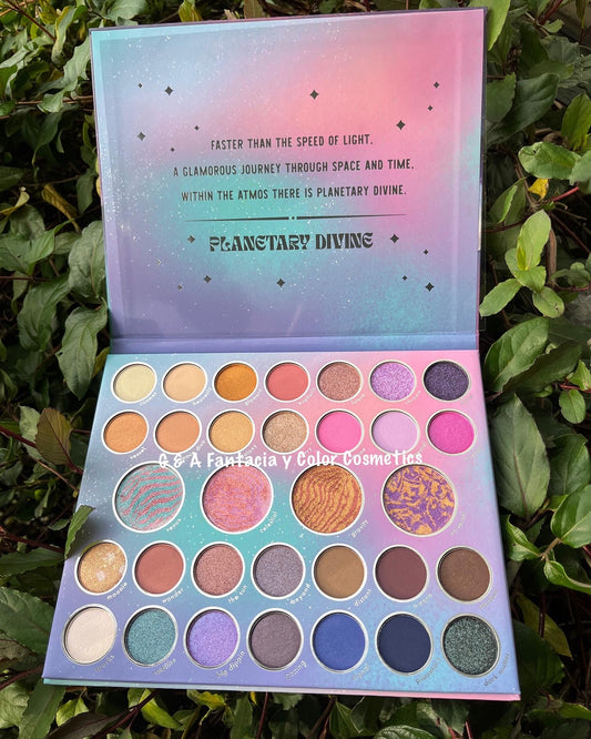 PLANETARY DIVINE Creative Beauty Palette